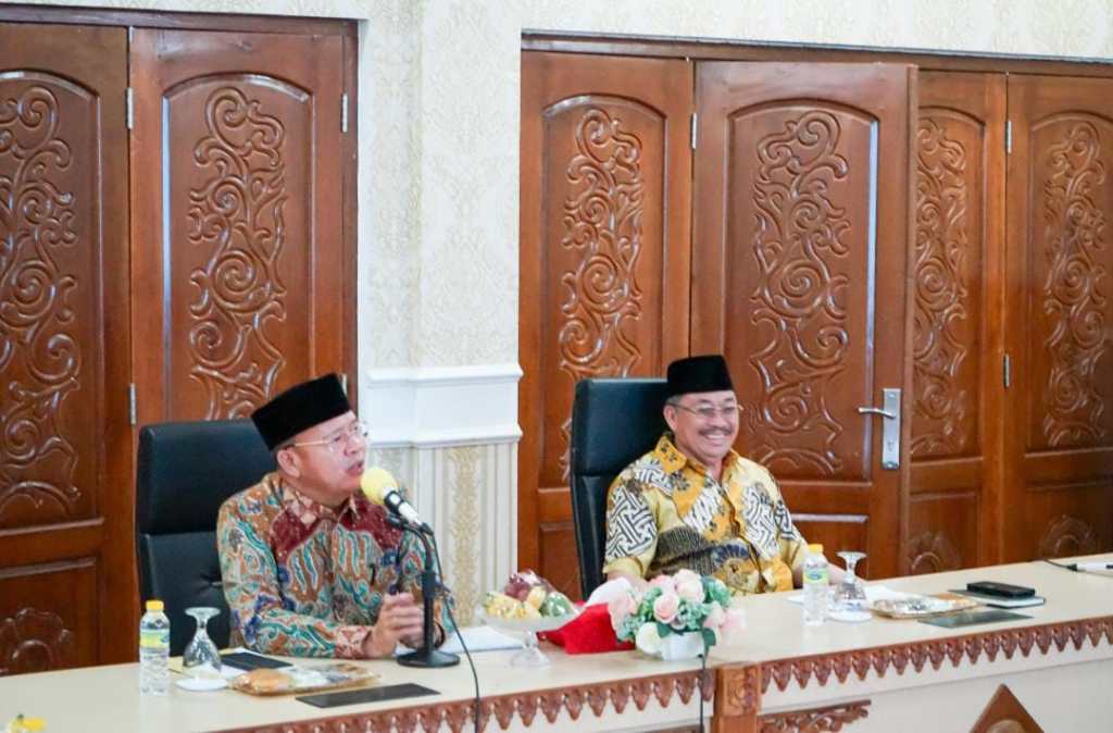 Gubernur Rohidin Minta OPD Segera Tertibkan Perizinan Bangunan di Kawasan Pantai Panjang 