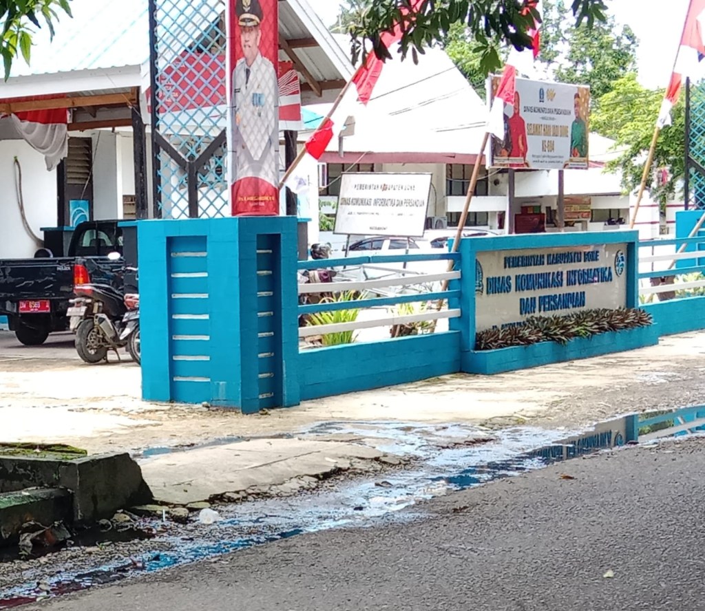 Tanggap! Kadis DLH Bone dan Komisi IV A. Muh Salam Respon Terhadap Air Limbah Mengalir Ke Jalan A.&nbsp;Mappanyukki