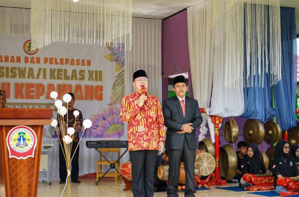 Gubernur Rohidin Hadiri Pelepasan SMAN 4 Kepahiang: Selamat dan Lanjutkan Ke Jenjang Lebih&nbsp;Tinggi