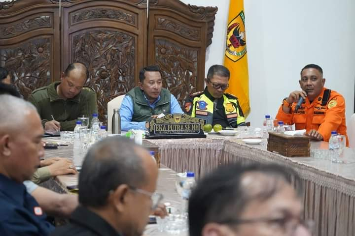Tanggap Darurat Diperpanjang, Bupati Eka Putra Gelar Rapat&nbsp;Evaluasi