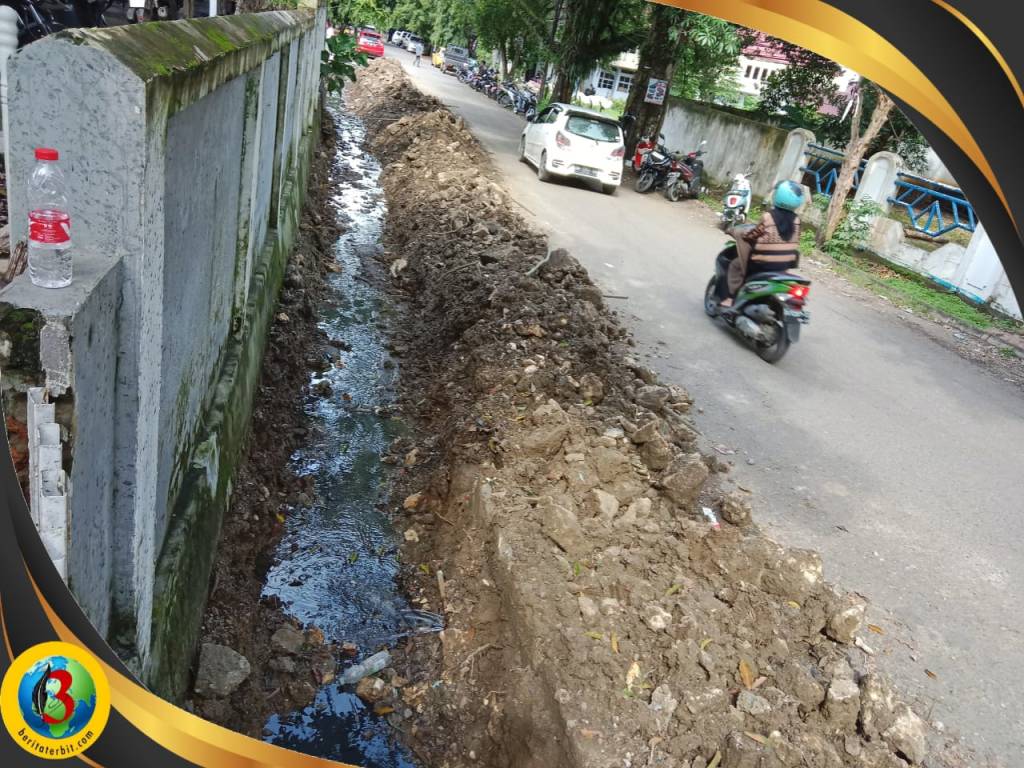 Drainase Depan Kominfo Bone: Kabid BMCKTR “Secepatnya”&nbsp;Berlanjut