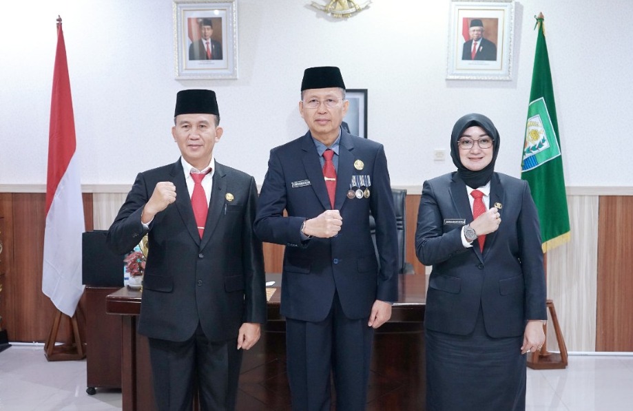 Sekda Isnan Lantik Dua Pejabat Baru, Targetkan Peningkatan Pelayanan&nbsp;Publik