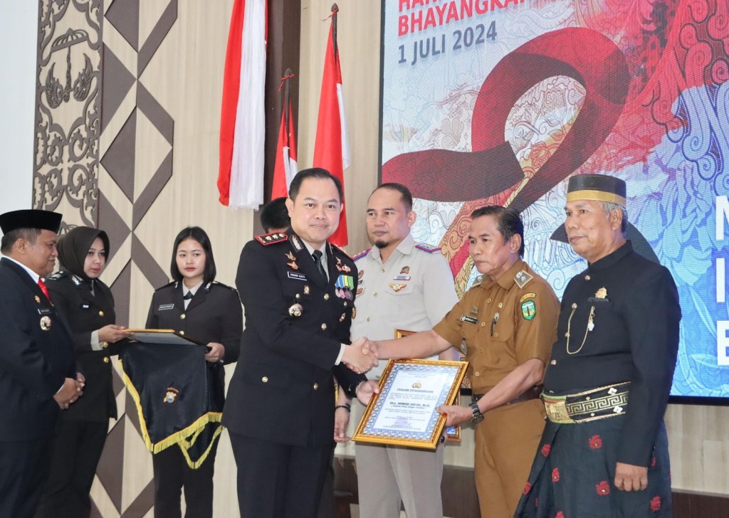 Polres Luwu Peringati Hari Bhayangkara Ke-78, AKBP Arisandi: Masyarakat Menaruh Harapan Besar Terhadap&nbsp;Polri