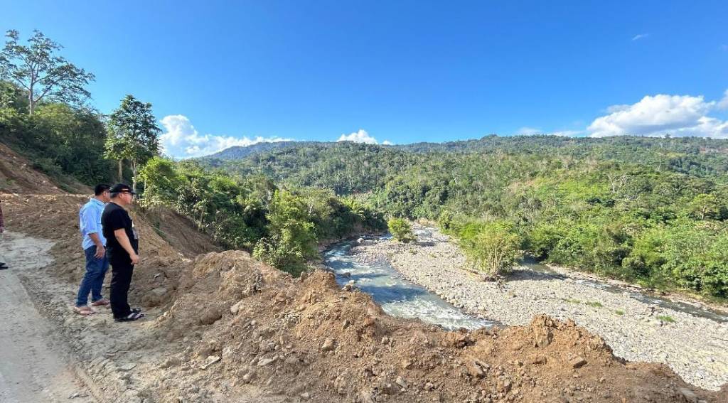 Gubernur Rohidin Rencanakan Penanganan Permanen Jalan Lintas Curup-Lebong untuk Cegah&nbsp;Longsor