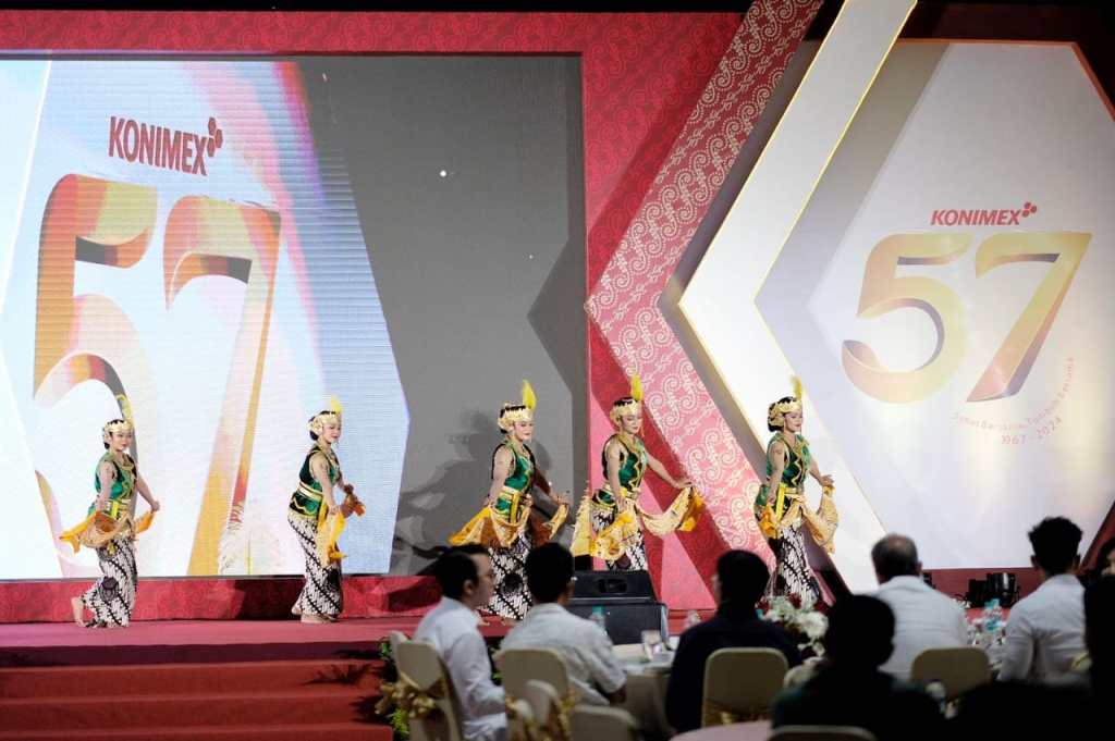 HUT ke-57 Konimex, Mangkoenegara X Beri Hadiah Tari Golek Clunthang yang Usianya Sudah 1&nbsp;Dekade
