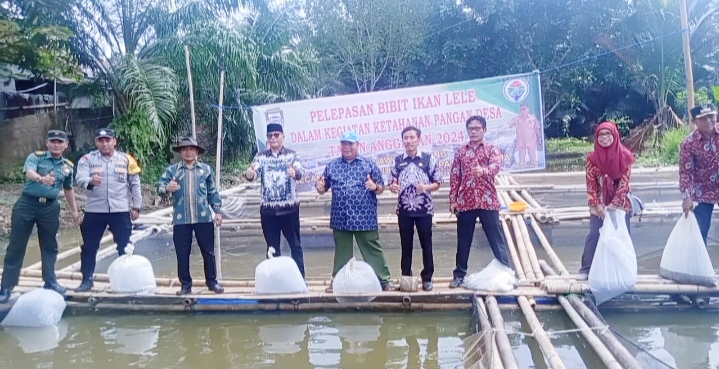 Pemerintah Desa Lawang Agung Luncurkan Program Ketahanan Pangan dengan Penebaran 20 Ribu Bibit Ikan&nbsp;Lele